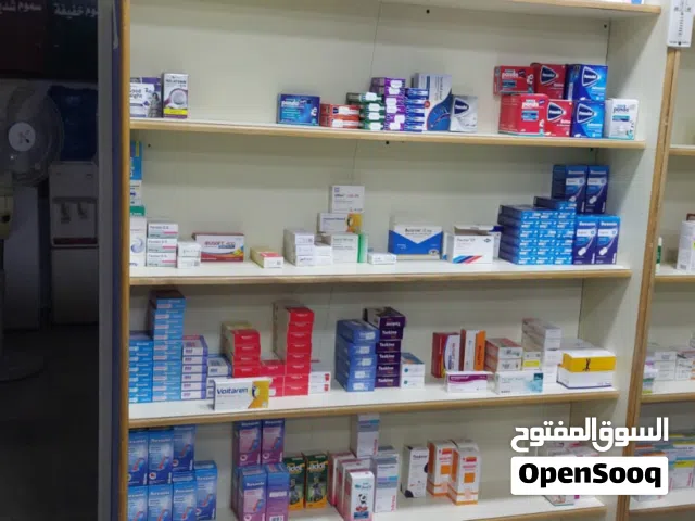 للجادين فقط.. ديكور صيدلية ومعدات كامله للبيع بسعر مغري