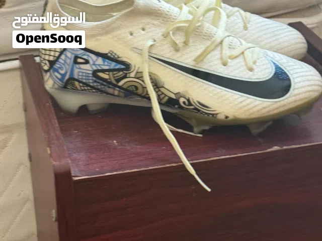 شوز كوره ملاعب زراعيه