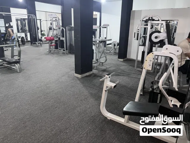 جيم كامل للبيع بحالة ممتازة