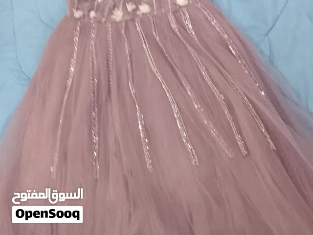 للبيع فستان جميل جديد