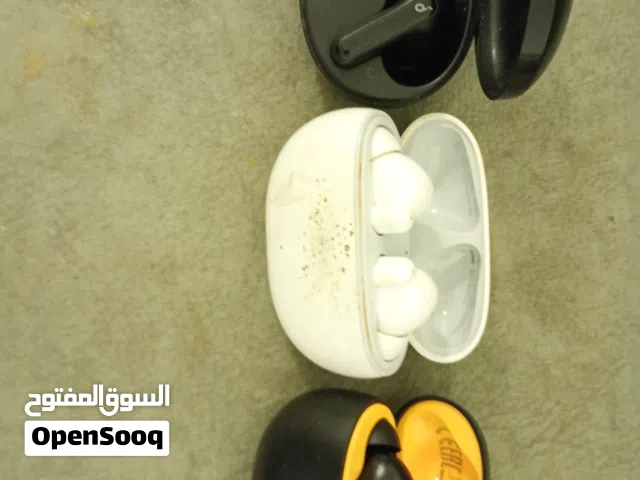 ثلاث سماعات