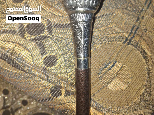 للبيع عصا ملكية نادرة - مقبض معدني منقوش بشعار المملكة العربيةالسعودية (أنتيك فاخر)