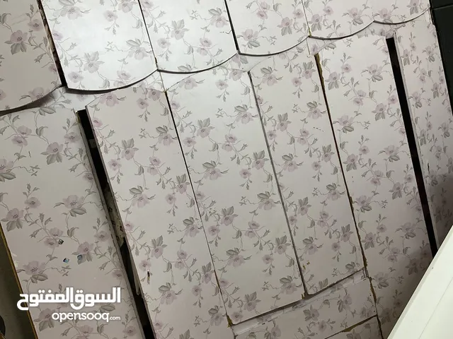خزانة لاتيه طابقين بحال جيدة جدا للبيع المستعجل بداعي السفر