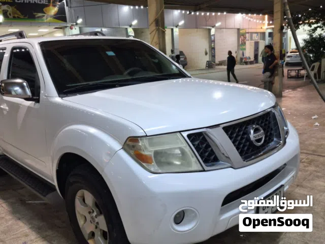 2011 نيسان باثفايندر S