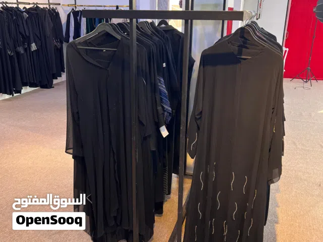 ستاند ملابس بتصميم مميز جدا وراقي مع رف علوي