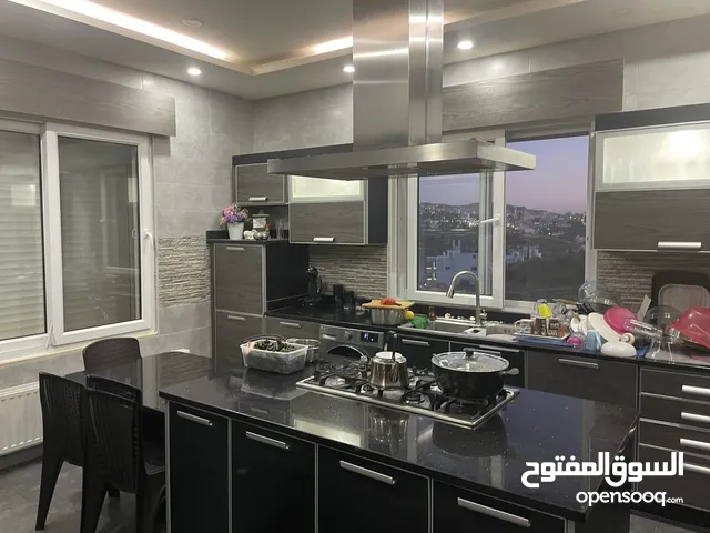 1200m2 More than 6 bedrooms Villa for Sale in Amman Al-Fuhais