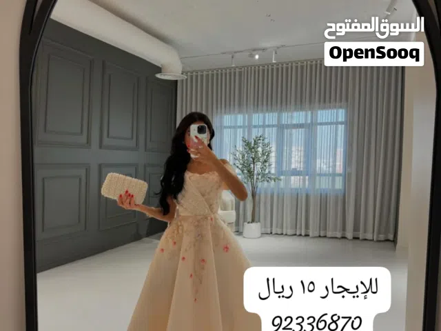 تأجير فساتين سهرة فخمة وانيقة وباسعار تناسب الجميع