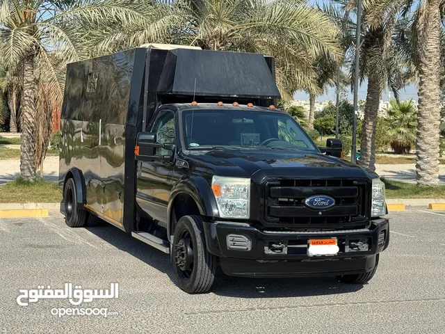 Ford F-550 / 2016 (Black)