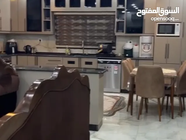 220 m2 5 Bedrooms Townhouse for Sale in Zarqa Shomer