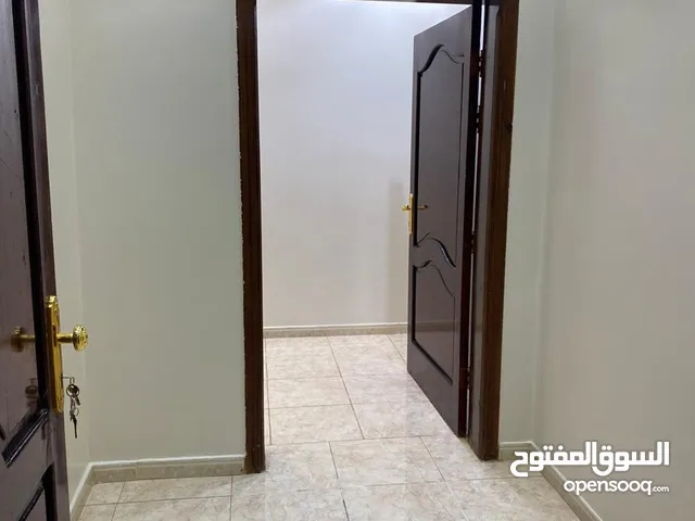شقة للايجار في المدينه المنوره في حي العزيزيه