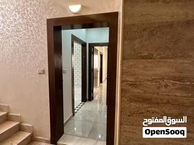 شقة مميزة و فخمة للبيع جاهزة للسكن