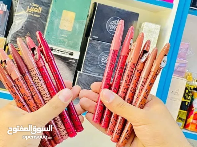 اقلام روج وتحديد الشفاه ذات كوالتي عالي ويجنن يفووتكم جربوو بنات