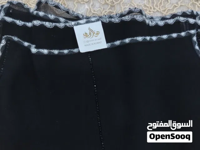 فوط اماراتيه مخرزه باللون الاسود