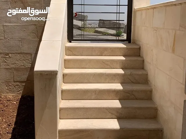 220 m2 3 Bedrooms Apartments for Sale in Amman Daheit Al Rasheed