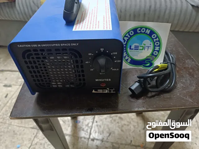 الجهاز الموضح في الصورة هو جهاز تعقيم بالأوزون (Ozone Sterilizing Machine) من نوعOZOLED
