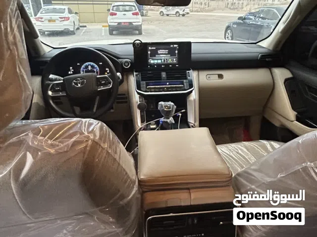 لاند كروزر 2026 للإيجار اليومي محافظه ظفار
