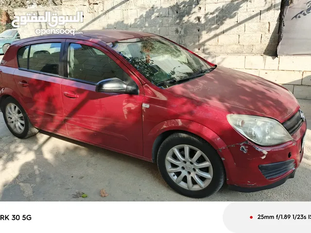 اوبل استرا اصل الماني متور 1800 بنزين جير عادي