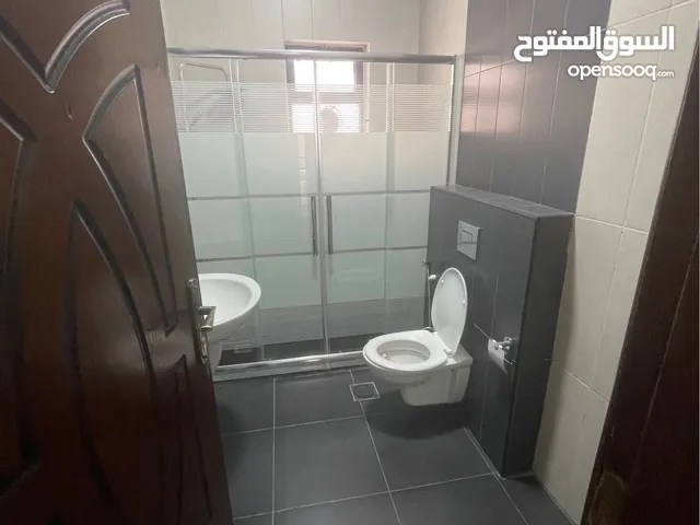 200 m2 3 Bedrooms Apartments for Rent in Amman Khalda