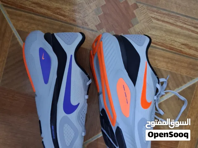 بوت رياضي جديد