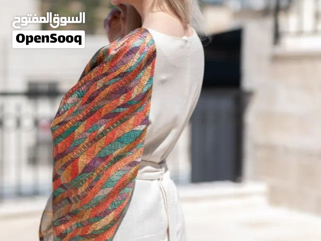 شبيه الثوب المقاس 44-46 الطول 165-168 الوزن 80