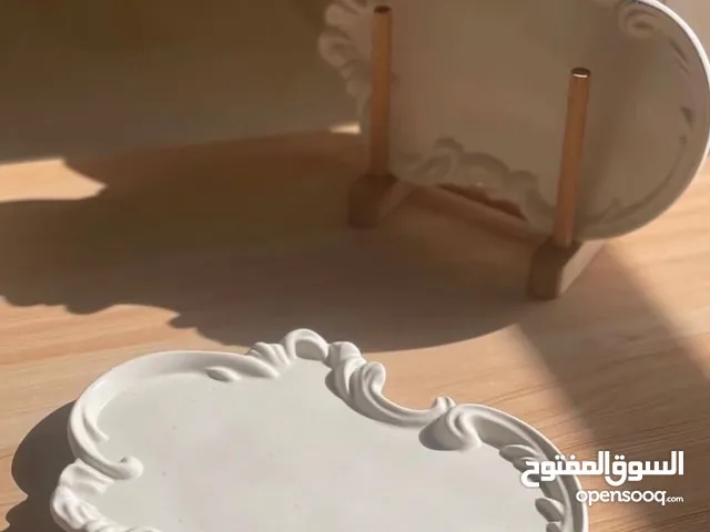 صينية سيراميك مزخرفة مستوحاة من الطراز الكلاسيكي - تصميم باروكي أنيق