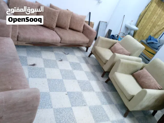 اطقم كنب مستعمل بحاله ممتازه جدا جدا تفصيل خشب سويد وأطقم امريكي روكلينر