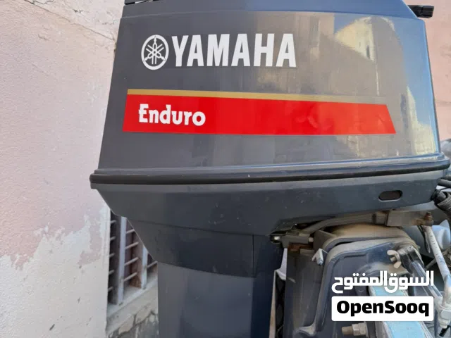 للبيع قارب 23 الفيروز مع مكينه 60 ياماها (خيط وسلف )مع العربه