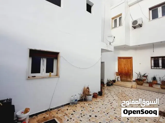 150 m2 More than 6 bedrooms Townhouse for Sale in Tripoli Alfornaj