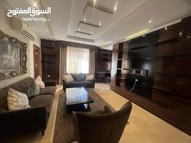 729m2 4 Bedrooms Villa for Sale in Amman Dabouq