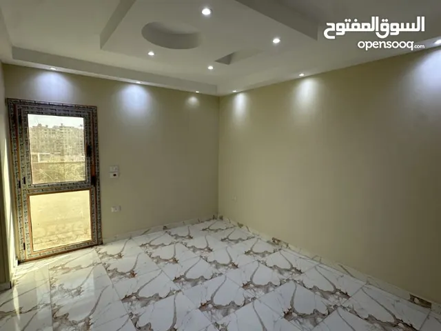 163 m2 3 Bedrooms Apartments for Sale in Giza Haram