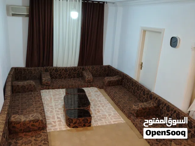 جلسه عربيه جديده ضغط وسط اسفنج نظيف جدا