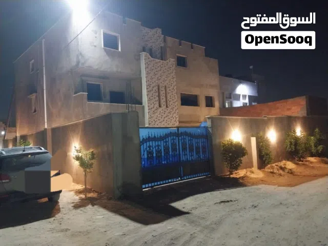 منزل ارضي ثلاثه طوابق بعين زاره القرب من مصحه الكحيلي ومدرسه القبائيليه