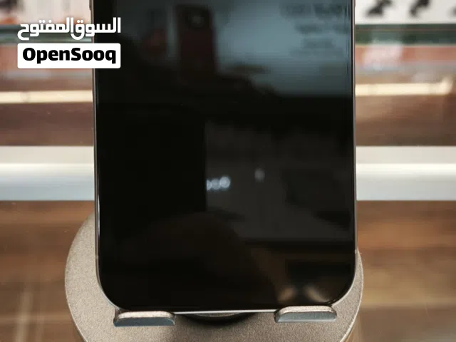 iphone 15 pro تخزين 128g لون تيتانيوم بطارية 86% خالي من الخدوش بحالة الوكالة