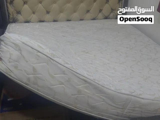 سرير كبير نفرين