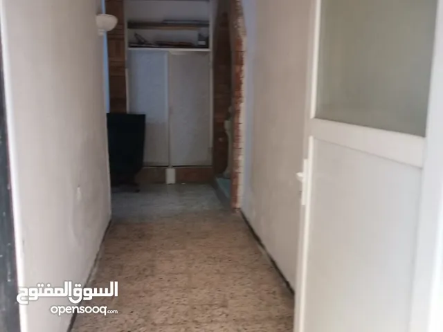 عقار ارضى استثماري للبيع في عماره من دورين