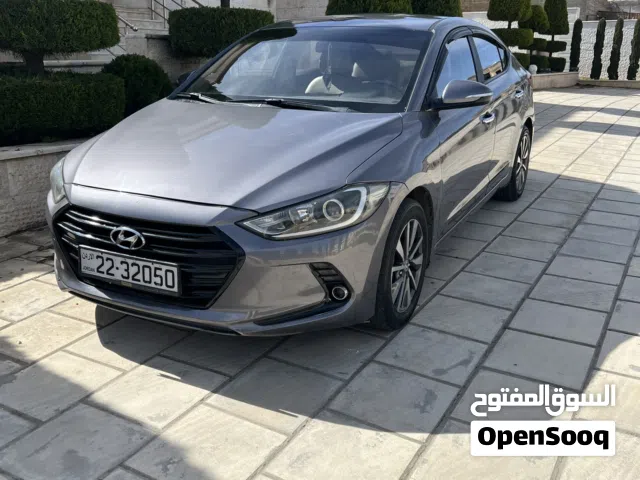 2017, هيونداي, النترا, Standard