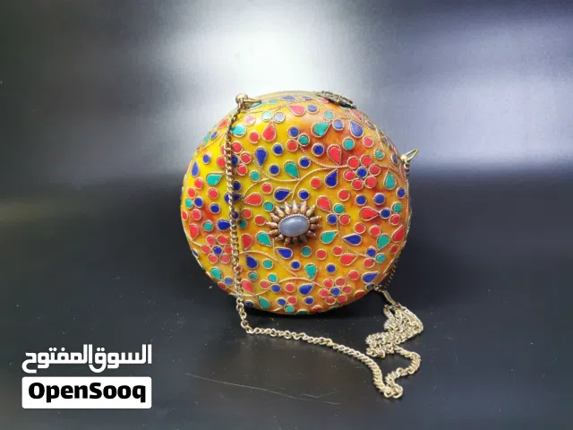 حقيبه قديمه