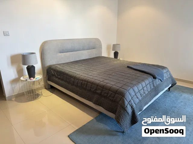 سرير راقي جدًا للبيع 180 * 200