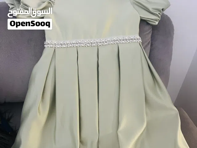 فستان للمناسبات بناتي يلبس من سن 4و5 سنوات