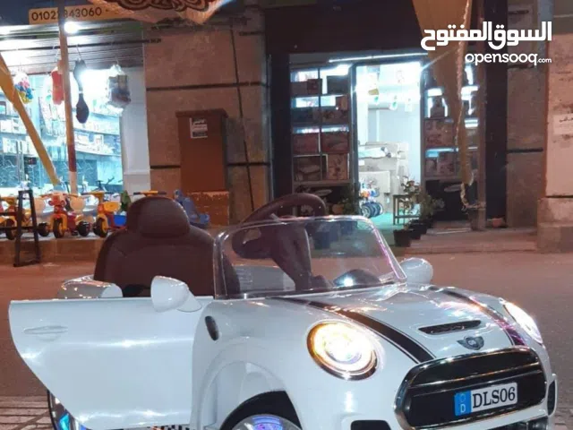 السياره مني كوبر الاصليه بلوتوث قوي يشتغل بتليفونك بوريجكتور بالابواب بالعلامه الاصليه عجلات مضيئ