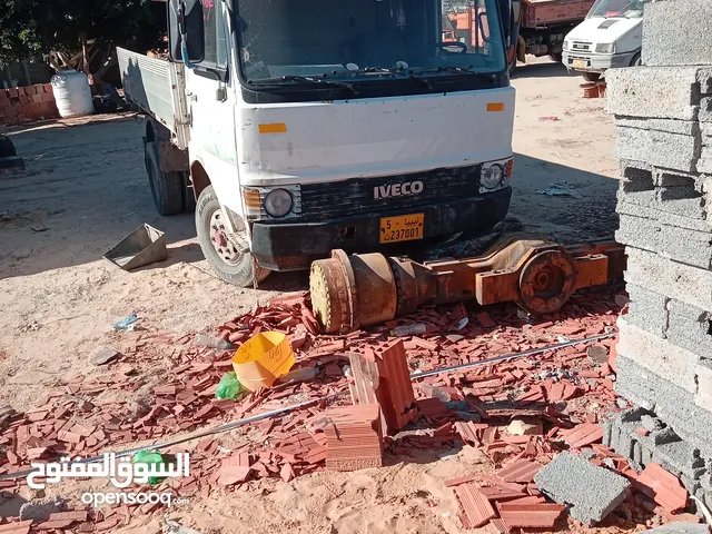 Tipper Iveco 1995 in Tripoli