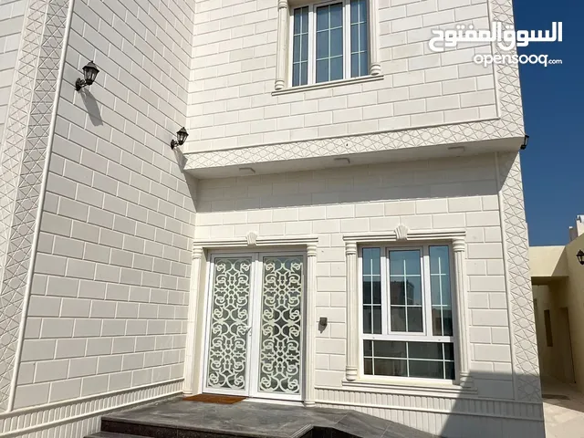 فيلا جديدة أول ساكن في الوكير للبيع