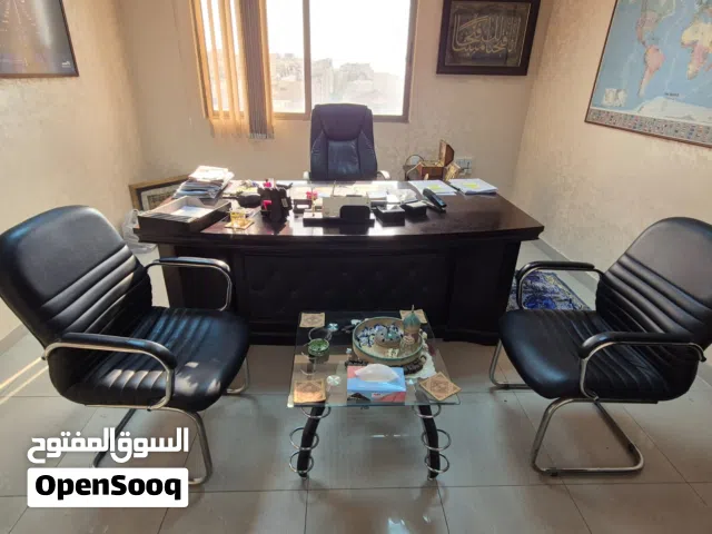 مكاتب عدد 2كاملات