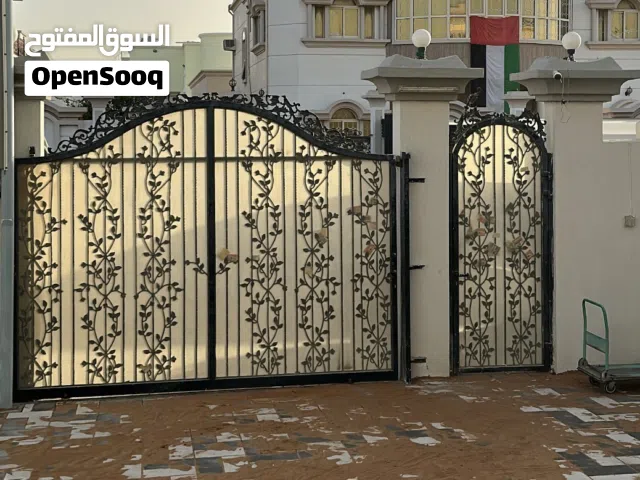 للبيع بابين حديد خارجي