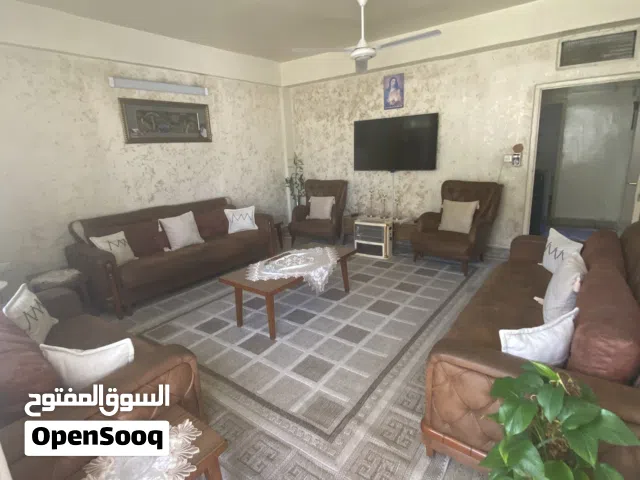 قنفات تركي نظيف جدا 10مقاعد نظام سرير ومخزن