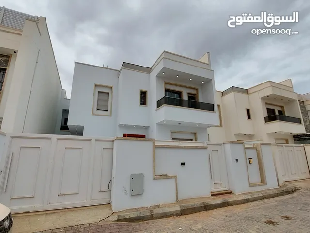 500 m2 4 Bedrooms Villa for Sale in Tripoli Ain Zara