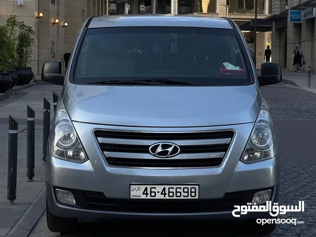 باص هيونداي جراند h1 ستركس موديل 2018 فحص كامل وفل اتوماتيك 8 ركاب بنزين