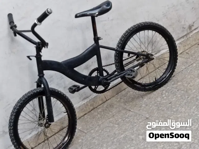 بسكليت للبيع بسعر مميز جدا جدا ونظيف نوع كوبرا لكن الورقة تاعته مقيومة،،حجم صغير من عمر 1ـ8 سنين