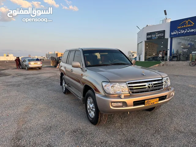 Used Toyota Land Cruiser in Muscat