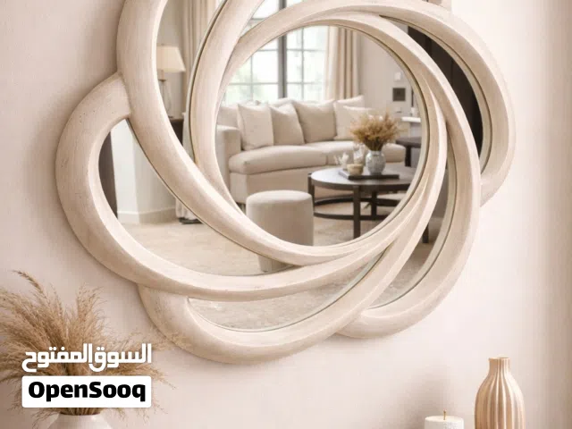 مرآة حائط ديكورية عصرية بتصميم حلقات متداخلة – حالة ممتازة، قطر 110 سم